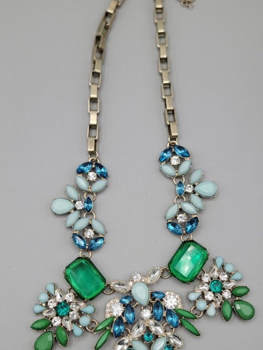 Vintage Talbots Chunky Green Blue Flower Bib Necklace Faceted Resin Rhinestone - Picture 7 of 7